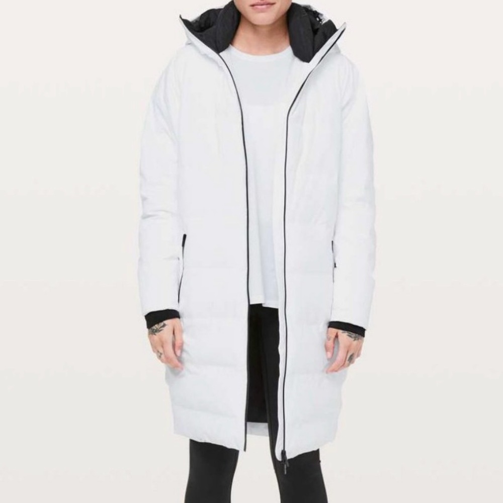 Slush hour parka White Lululemon Jacket size 8 slightly used have tag